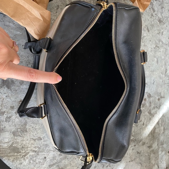 Saint Laurent Classic Duffle 6 Black/White Handbag - Picture 2 of 8